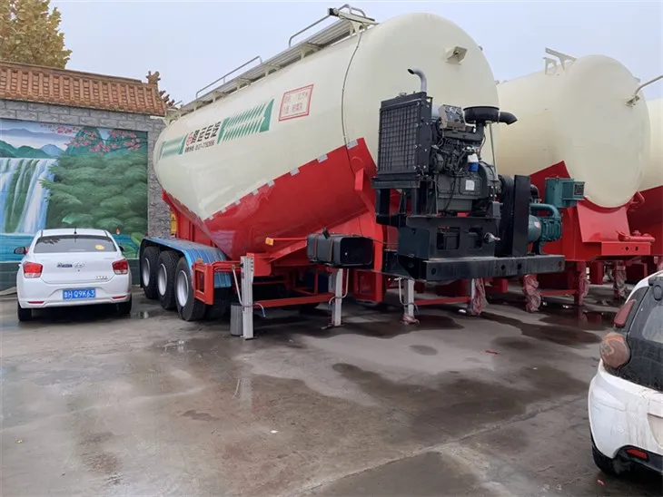 Reboque tanque de cimento