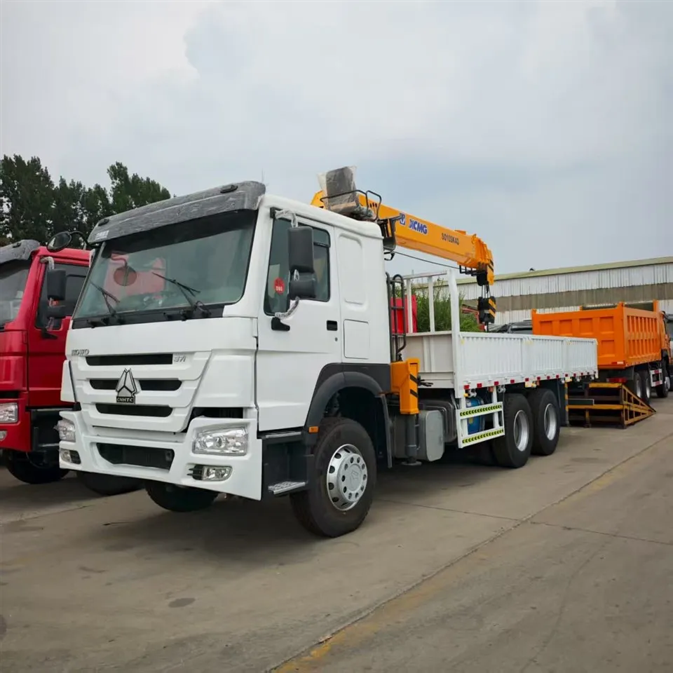 SinoTruck Howo 8x4 Crane montado em caminhão a diesel